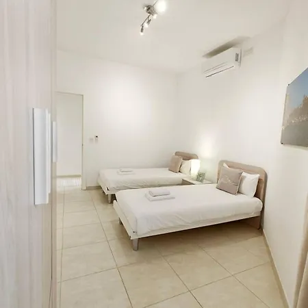 Hilltop Retreat *